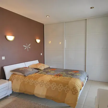 Five-bedroom Holiday In Дом отдыха *