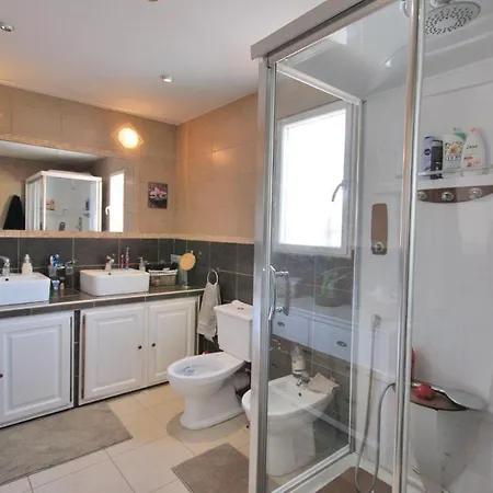 Five-bedroom Holiday In * Фрежюс