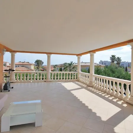 Five-bedroom Holiday In Дом отдыха *