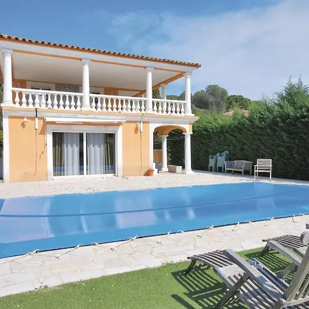 Five-bedroom Holiday In * Fréjus